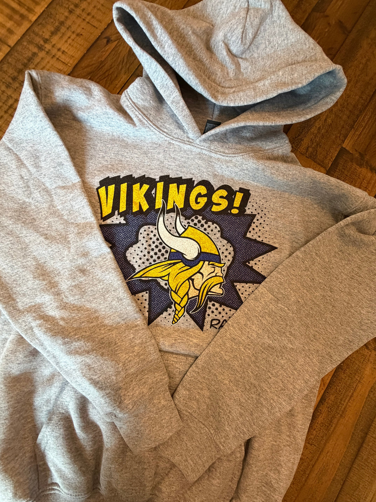 Leipsic Vikings Comic Hoodie (YM)