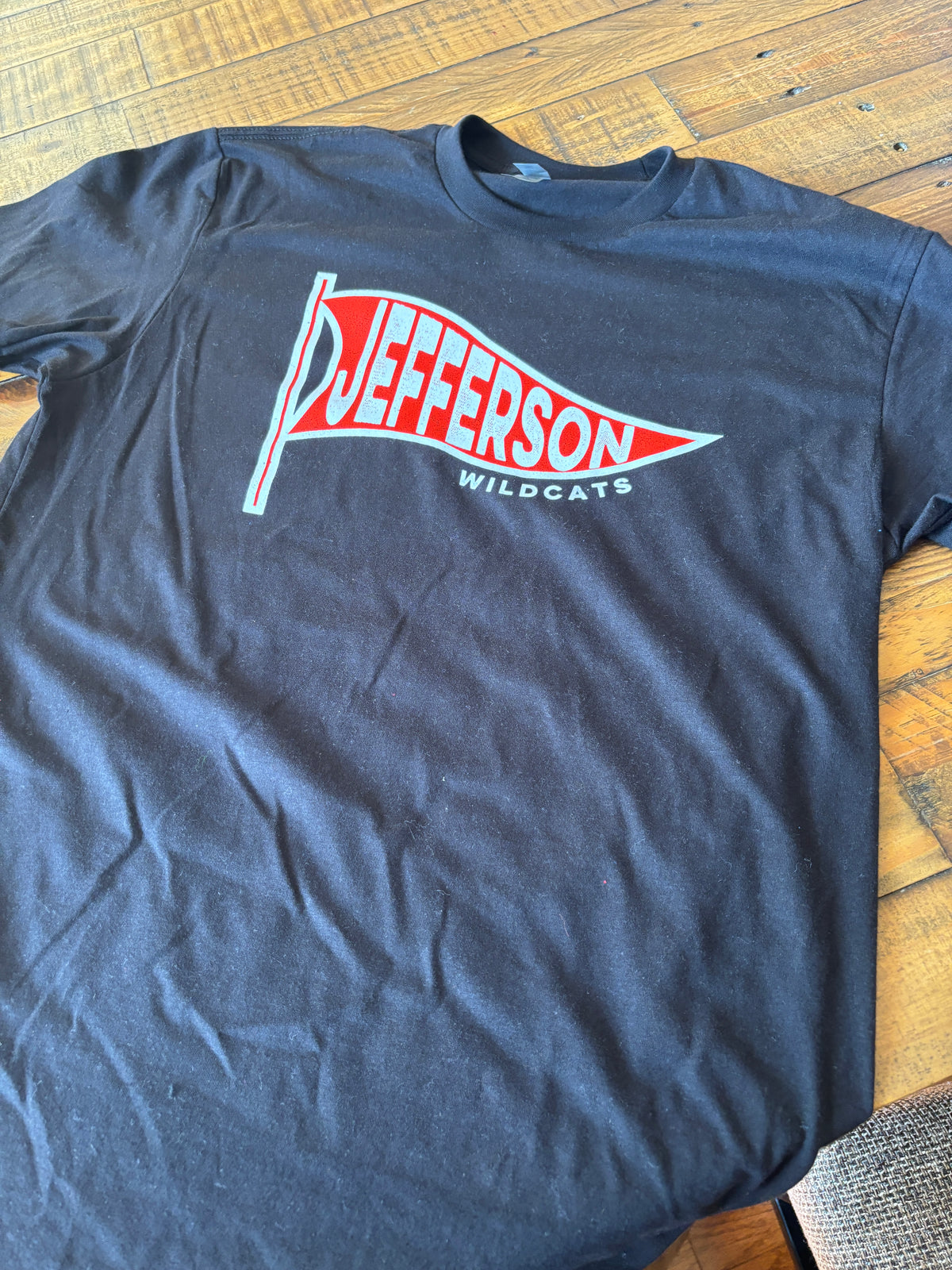 Delphos Jefferson Pennant T-Shirt (M)